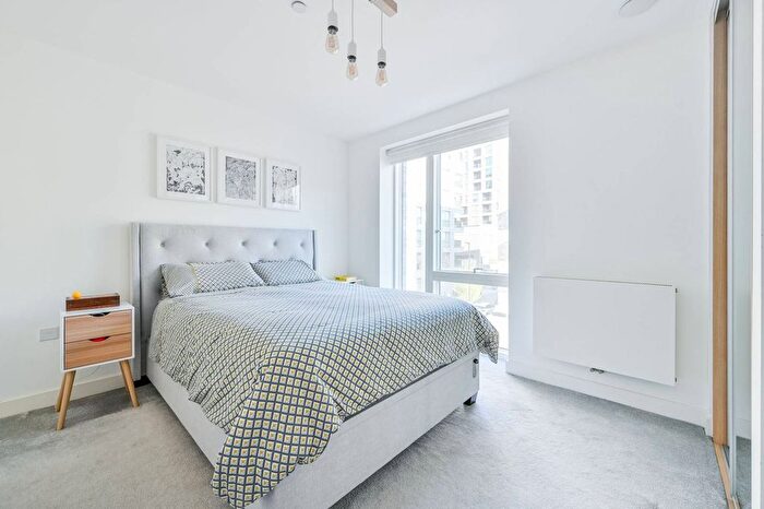 2 Bedroom Flat For Sale In West Parkside, Greenwich Millennium Village, London, SE10