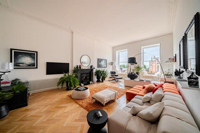 2 Bedroom Apartment For Sale In Royal York Crescent, Clifton, Bristol, BS8
