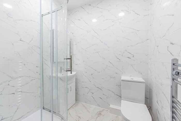 Studio To Rent In High Street, Bushey, WD23