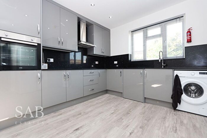 3 Bedroom Flat To Rent In Oldfield Lane South, Greenford, UB6