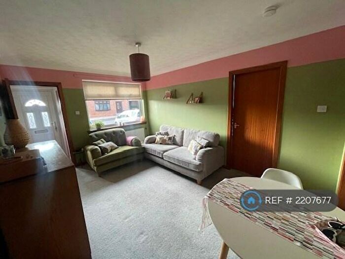 2 Bedroom Flat To Rent In Rugby Crescent, Kilmarnock, KA1