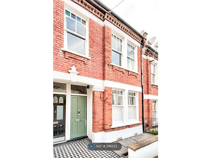 4 Bedroom Maisonette To Rent In Kingswood Road, Clapham, SW2