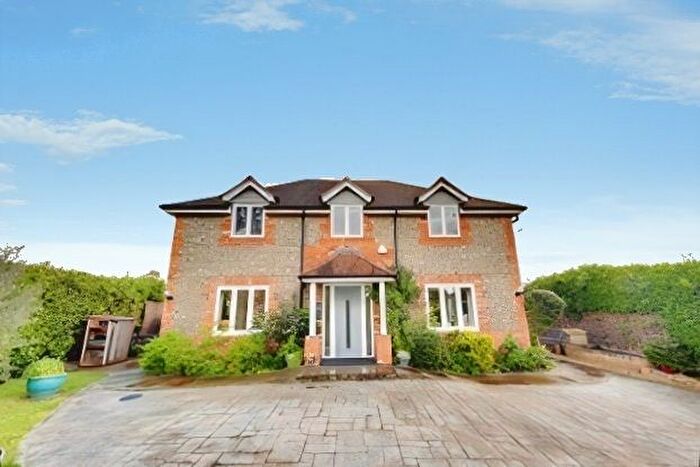 3 Bedroom Detached House For Sale In Holliers Close, Sydenham, Chinnor, OX39