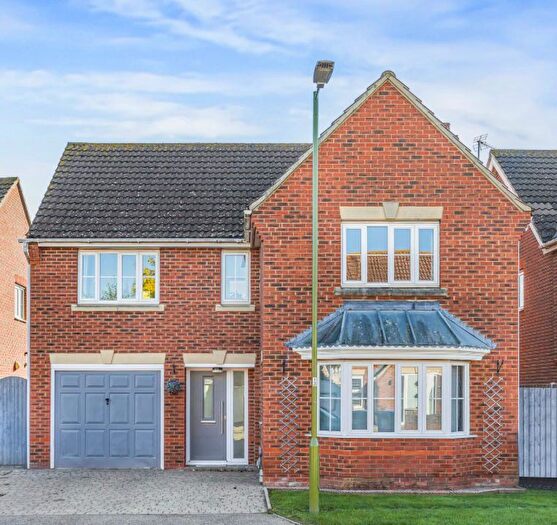 4 Bedroom Detached House For Sale In Cornflower Way, Hatfield, AL10