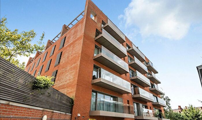3 Bedroom Flat To Rent In Penrose Gardens, London, NW3