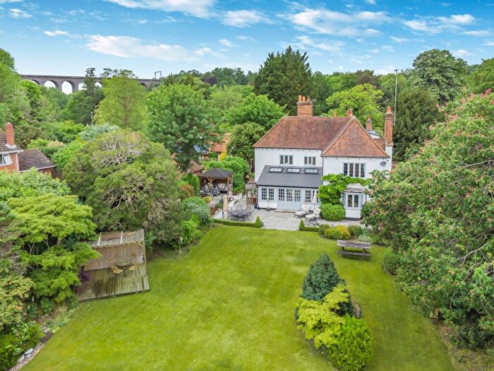 6 Bedroom Detached House For Sale In Digswell Lane, Welwyn, Hertfordshire, AL6