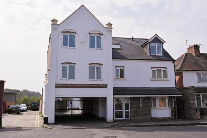 2 Bedroom Flat To Rent In Park Mews, Park Road, South Wigston, LE18