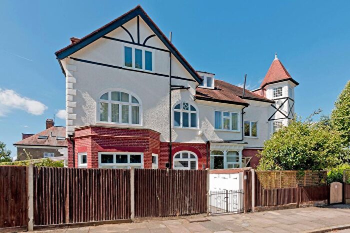 1 Bedroom Flat To Rent In Sheen Gate Gardens, London, SW14