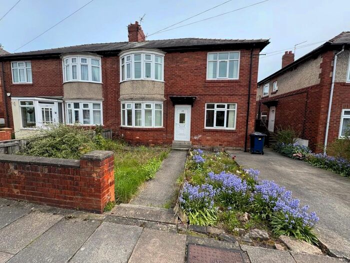 2 Bedroom Flat To Rent In Ferndene Grove, High Heaton, Newcastle Upon Tyne, NE7