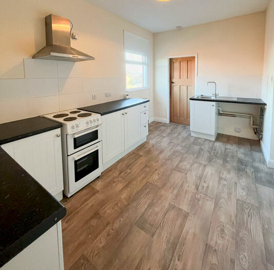 2 Bedroom Flat To Rent In High Street, Saxilby, LN1