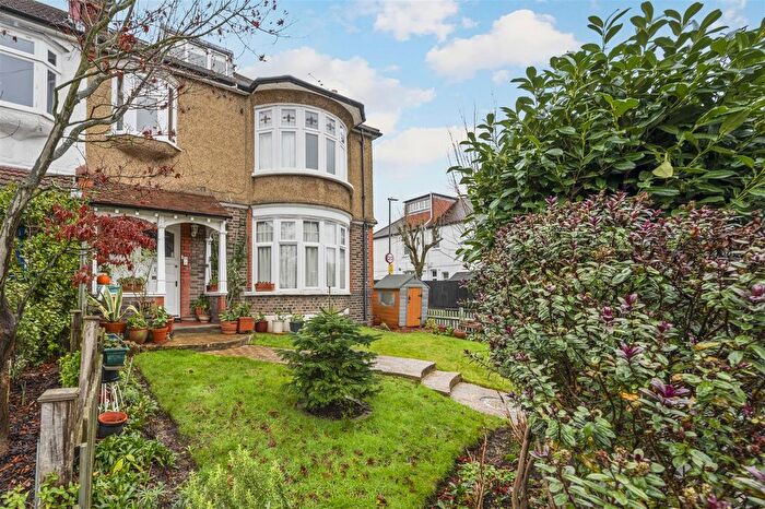 5 Bedroom Maisonette For Sale In Pepys Road, West Wimbledon, SW20