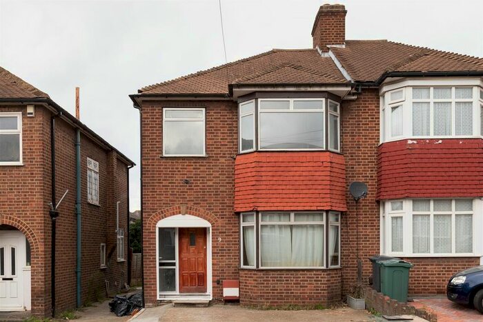 3 Bedroom Semi-Detached House To Rent In Longacre Road, London E17