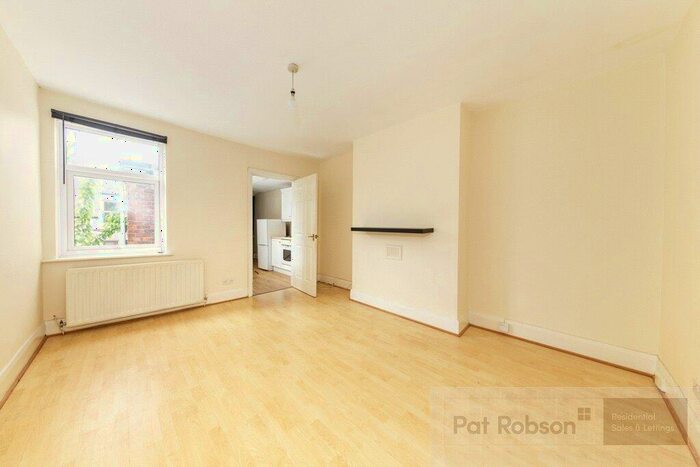 3 Bedroom Apartment To Rent In Warton Terrace, Heaton, Newcastle Upon Tyne, Tyne & Wear, NE6