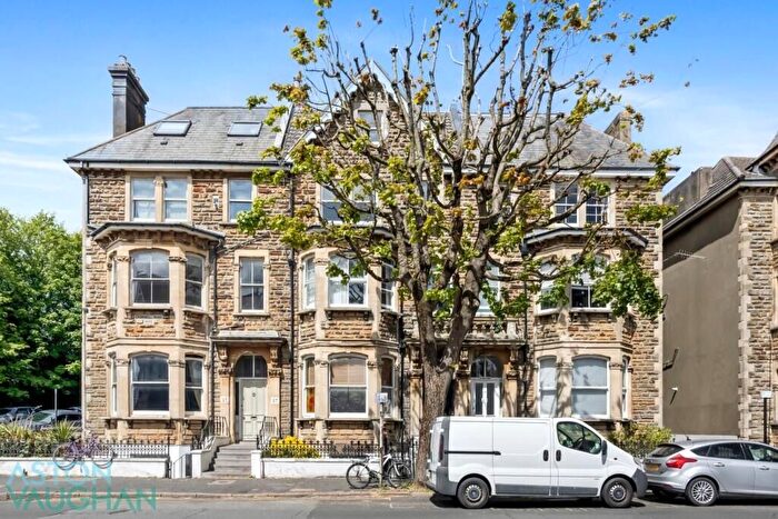 2 Bedroom Flat For Sale In Cromwell Road, Hove, BN3