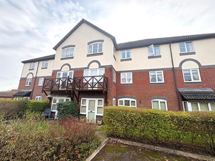 1 Bedroom Flat For Sale In Marlborough Road, Swindon, SN3