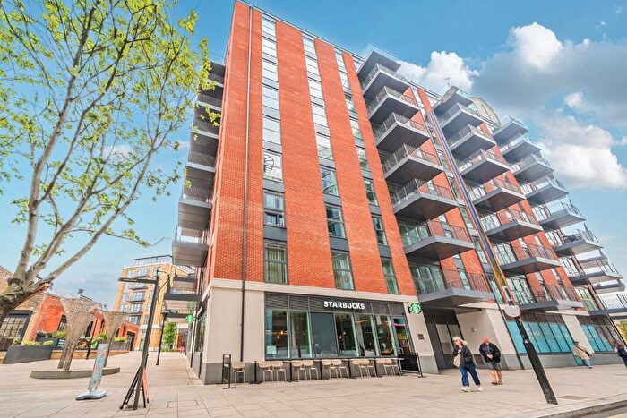 1 Bedroom Flat To Rent In Brook Street, Kingston Upon Thames, KT1