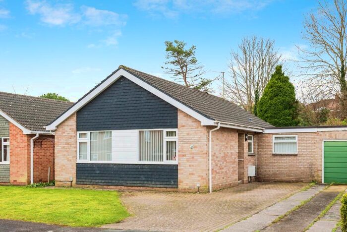 3 Bedroom Bungalow To Rent In Greenmeadow, SN25