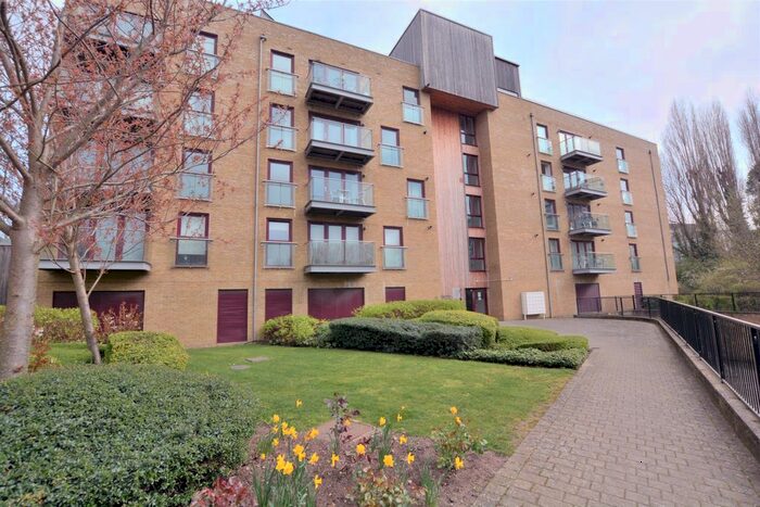 2 Bedroom Flat To Rent In Kings Mill Way, Denham, Uxbridge, UB9