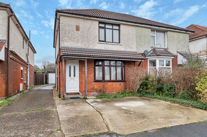 3 Bedroom Semi-Detached House For Sale In Hatley Road, Southampton, Hampshire, SO18