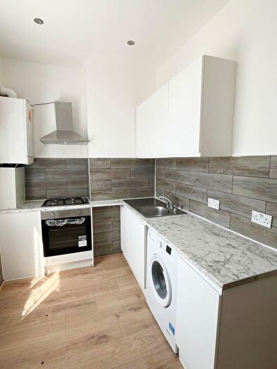 1 Bedroom Flat To Rent In Chatsworth Road, Hackney, E5