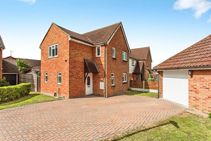 4 Bedroom Semi-Detached House For Sale In The Gables, Basildon, Essex, SS13