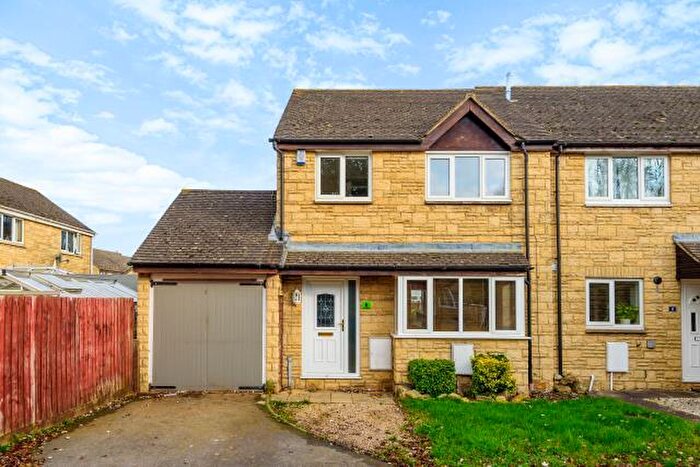 3 Bedroom End Of Terrace House For Sale In Burwell Meadow, Witney, OX28