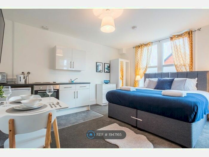 1 Bedroom Flat To Rent In North Road, Westcliff-On-Sea, SS0