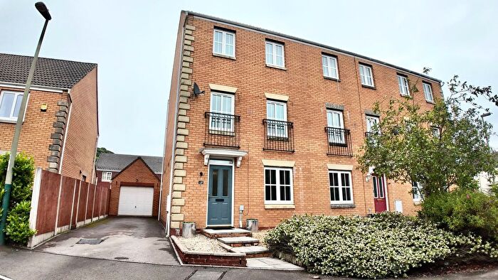 4 Bedroom Town House For Sale In Mill Court, Crumlin, NP11