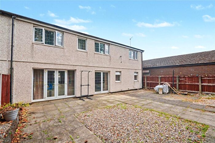 4 Bedroom Semi-Detached House For Sale In Rocheford Grove, Leeds, West Yorkshire, LS10