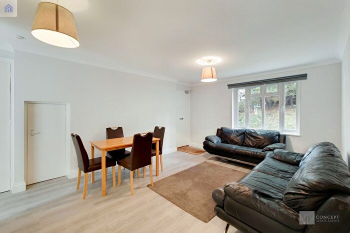 3 Bedroom Flat To Rent In Wimbledon Park Road, Southfields, SW18