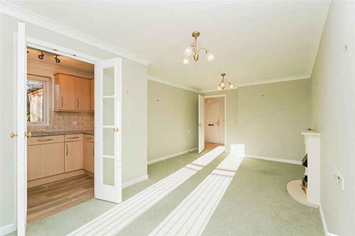 2 Bedroom Flat For Sale In Grove Lane, Holt, Norfolk, NR25