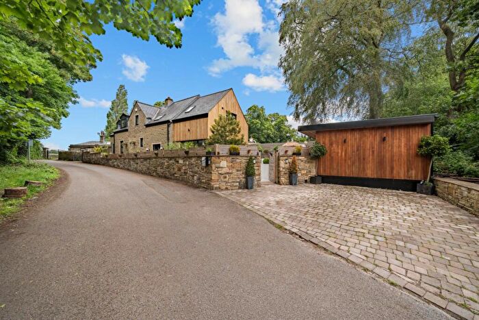 4 Bedroom Detached House For Sale In Wakefield Road, Lightcliffe, HX3