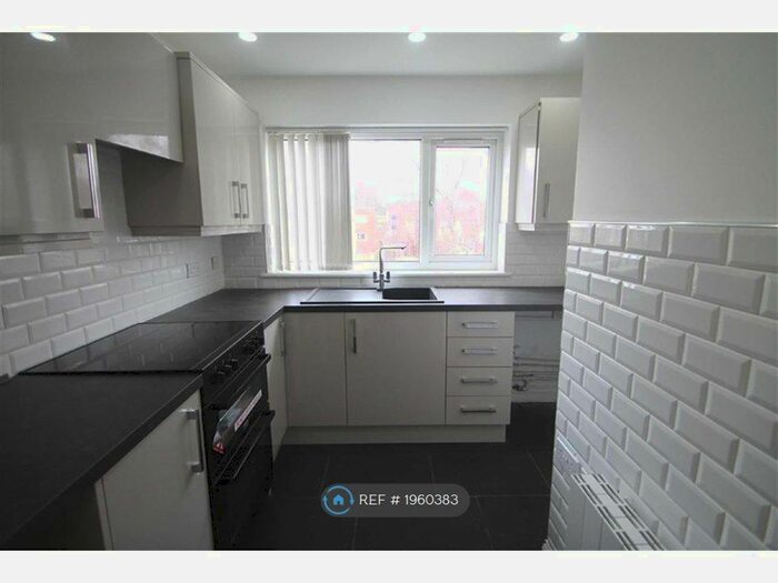 1 Bedroom Flat To Rent In Monton Road, Eccles, Manchester, M30