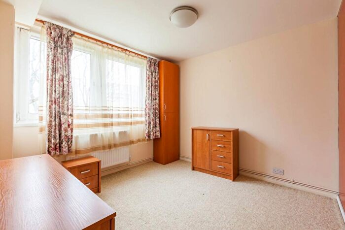 1 Bedroom Flat To Rent In Moody Street, , Stepney, London, E1