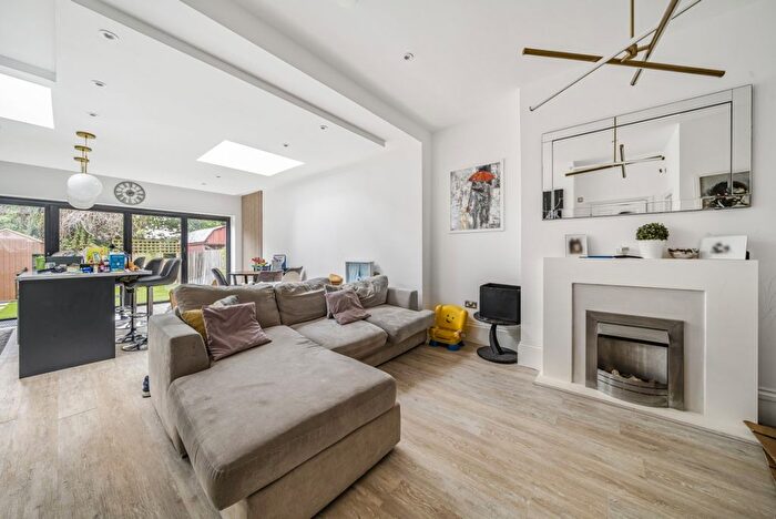 4 Bedroom Detached House To Rent In Drayton Gardens, London, W13