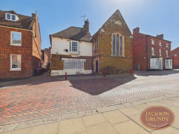 6 Bedroom Character Property For Sale In New Street, Daventry, Northamptonshire, NN11