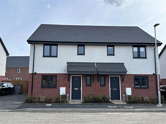 3 Bedroom Semi-Detached House To Rent In Farley Way, Hardwicke, Gloucester, GL2