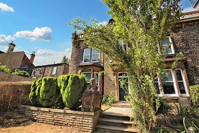 2 Bedroom Flat To Rent In The Towers, Armley, Leeds, West Yorkshire, LS12