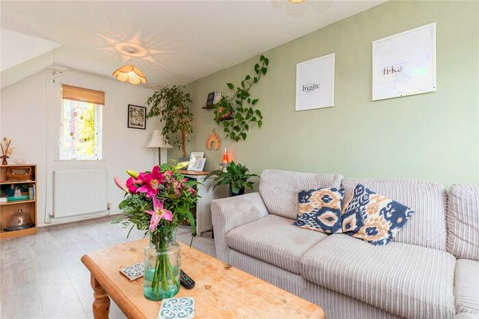 2 Bedroom End Of Terrace House For Sale In Purlyn Acre, Marlborough, Wiltshire, SN8
