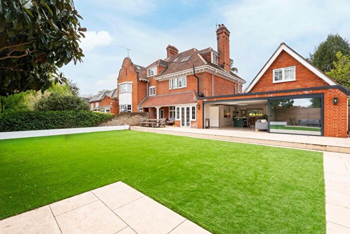 6 Bedroom Semi-Detached House For Sale In Westcar Lane, Walton-on-Thames, KT12