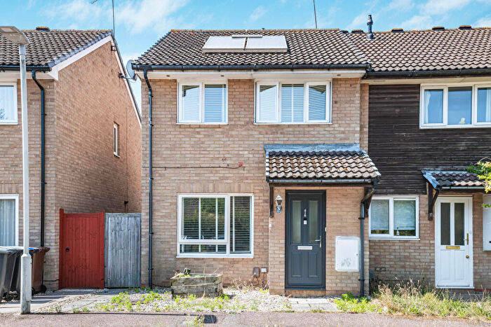 3 Bedroom Semi-Detached House For Sale In Poppyfields, Welwyn Garden City, Hertfordshire, AL7