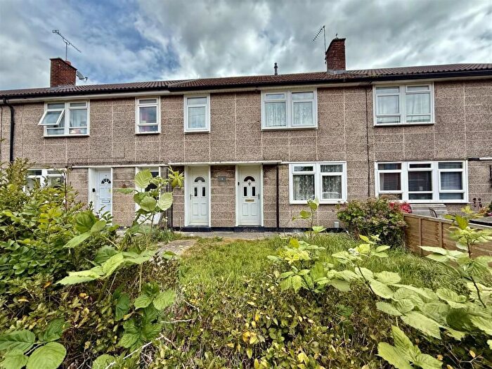 3 Bedroom Terraced House For Sale In Grantley Close, Swindon, SN3