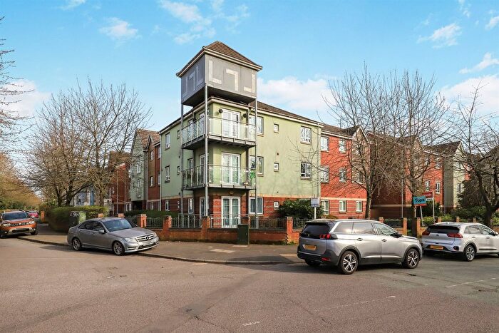2 Bedroom Flat For Sale In East Park Way, East Park, Wolverhampton, WV1