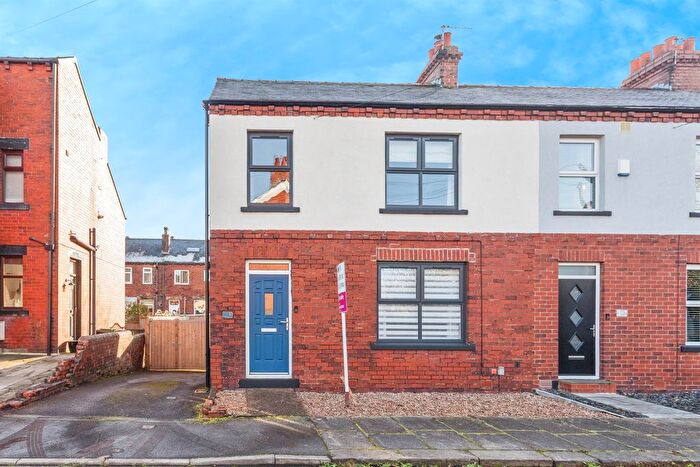 3 Bedroom End Terrace House For Sale In George Street, Ossett, WF5