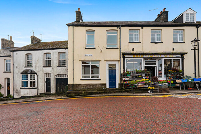 2 Bedroom Maisonette To Rent In London Court, Bull Ring, CF72