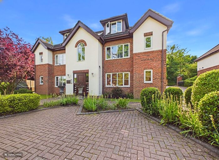 1 Bedroom Flat For Sale In Victoria House, Hornchurch Hill, Whyteleafe, CR3