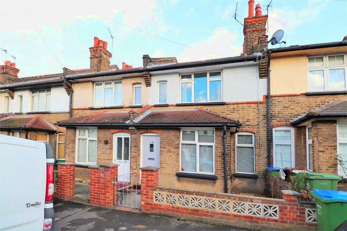 2 Bedroom House To Rent In Elm Road, Erith, DA8