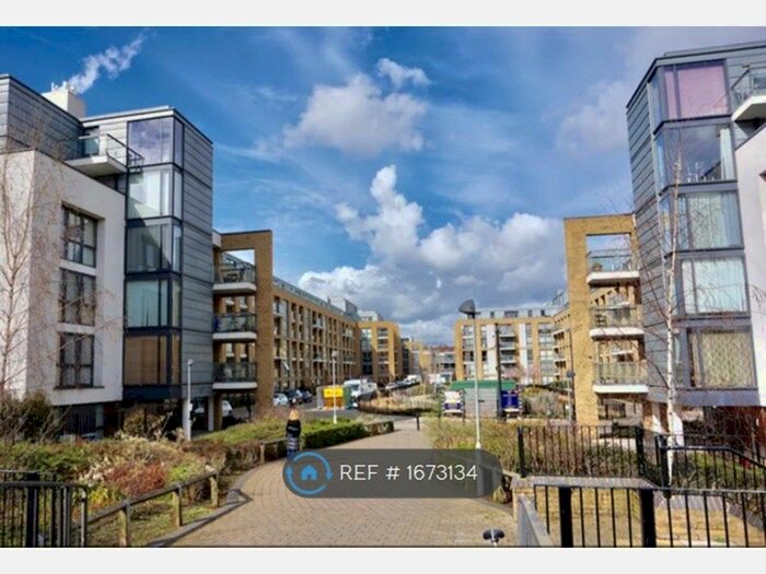2 Bedroom Flat To Rent In Canalside Square Islington, London, N1