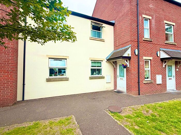 2 Bedroom Flat For Sale In Ashdown Court, Knottingley, West Yorkshire, Uk, WF11