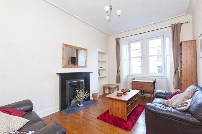 2 Bedroom Flat To Rent In Milton Street, Edinburgh, EH8